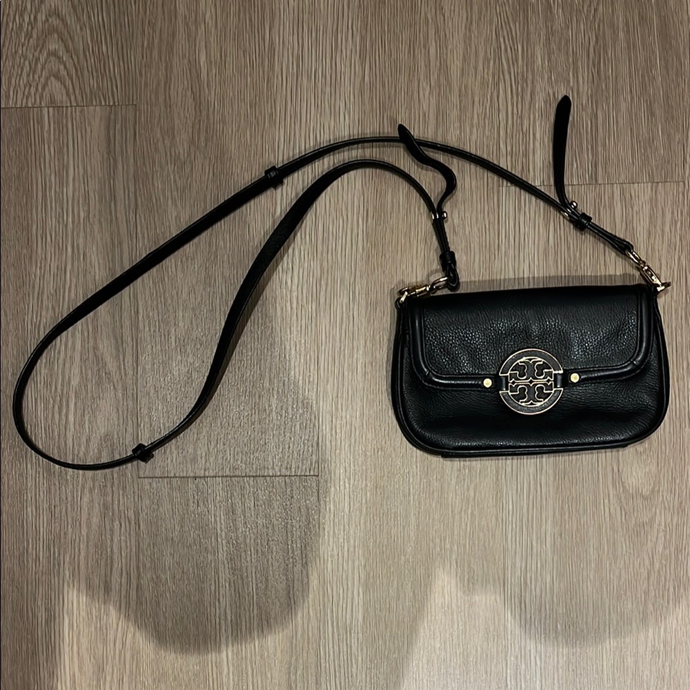Black Crossbody Bag with Adjustable Strap and Circular Clasp